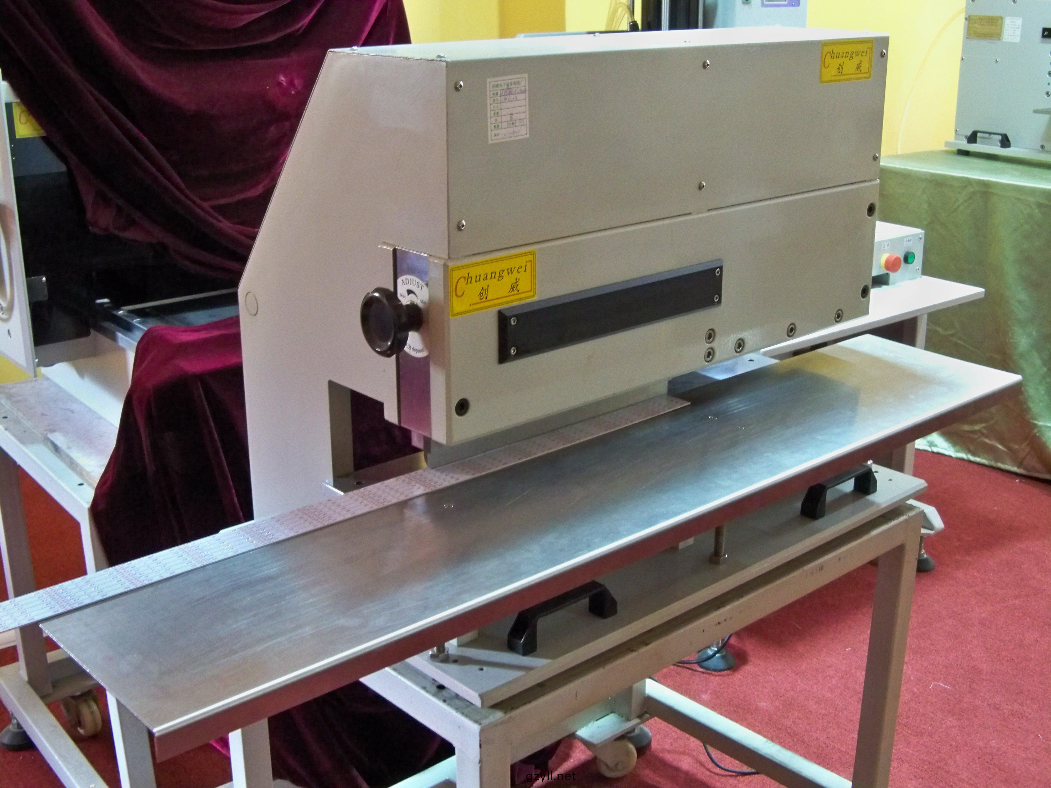 PCB/鋁基闆 鍘刀分闆機