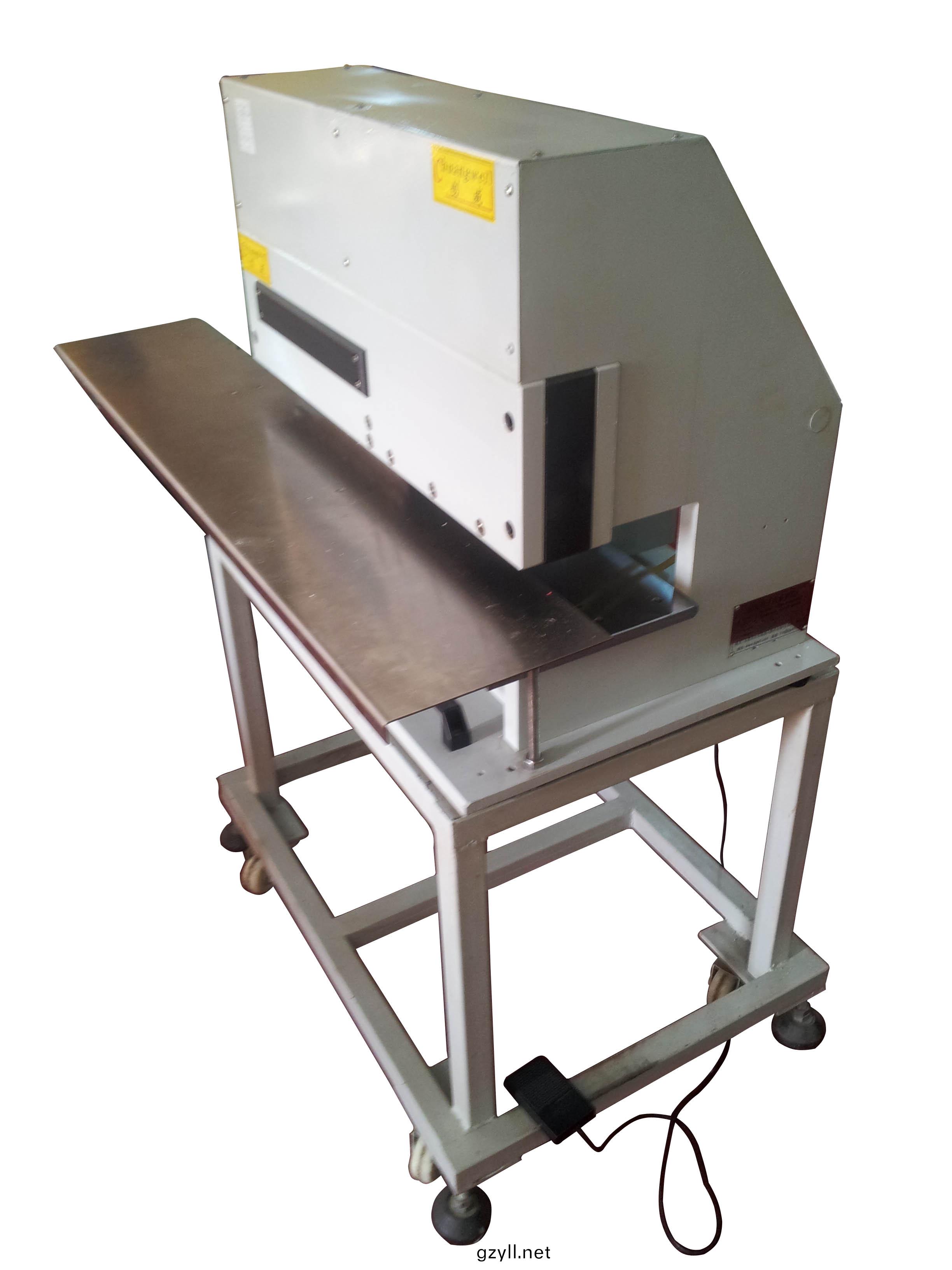 中山LED鋁基闆燈條(tiao)分闆機