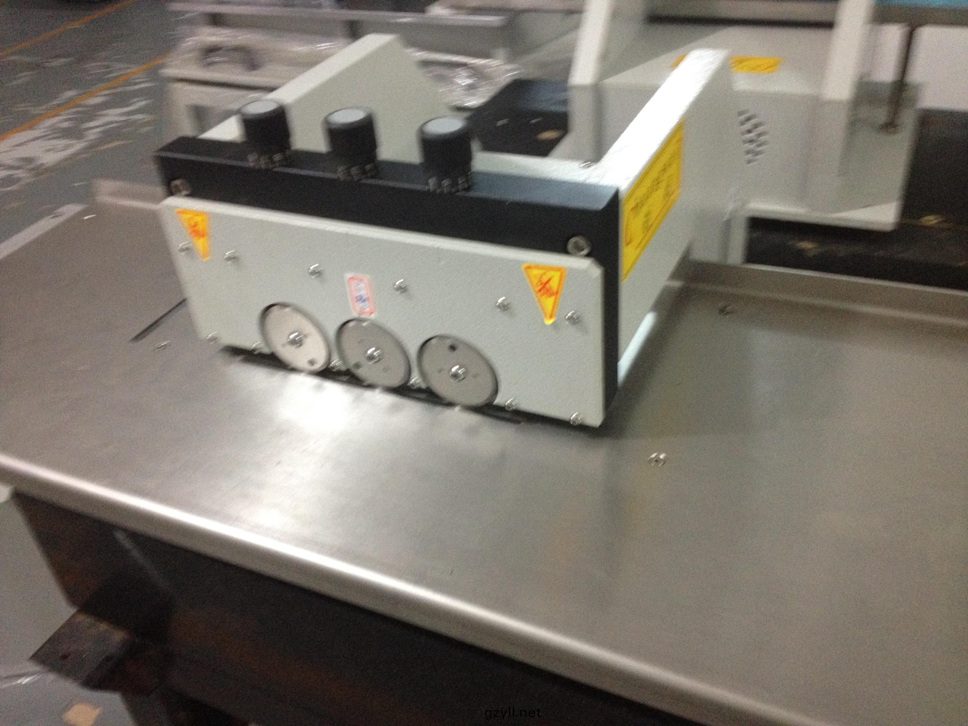 深圳多刀式燈帶PCB分闆機,深圳自動燈條PCB分闆機,CWVC-3S