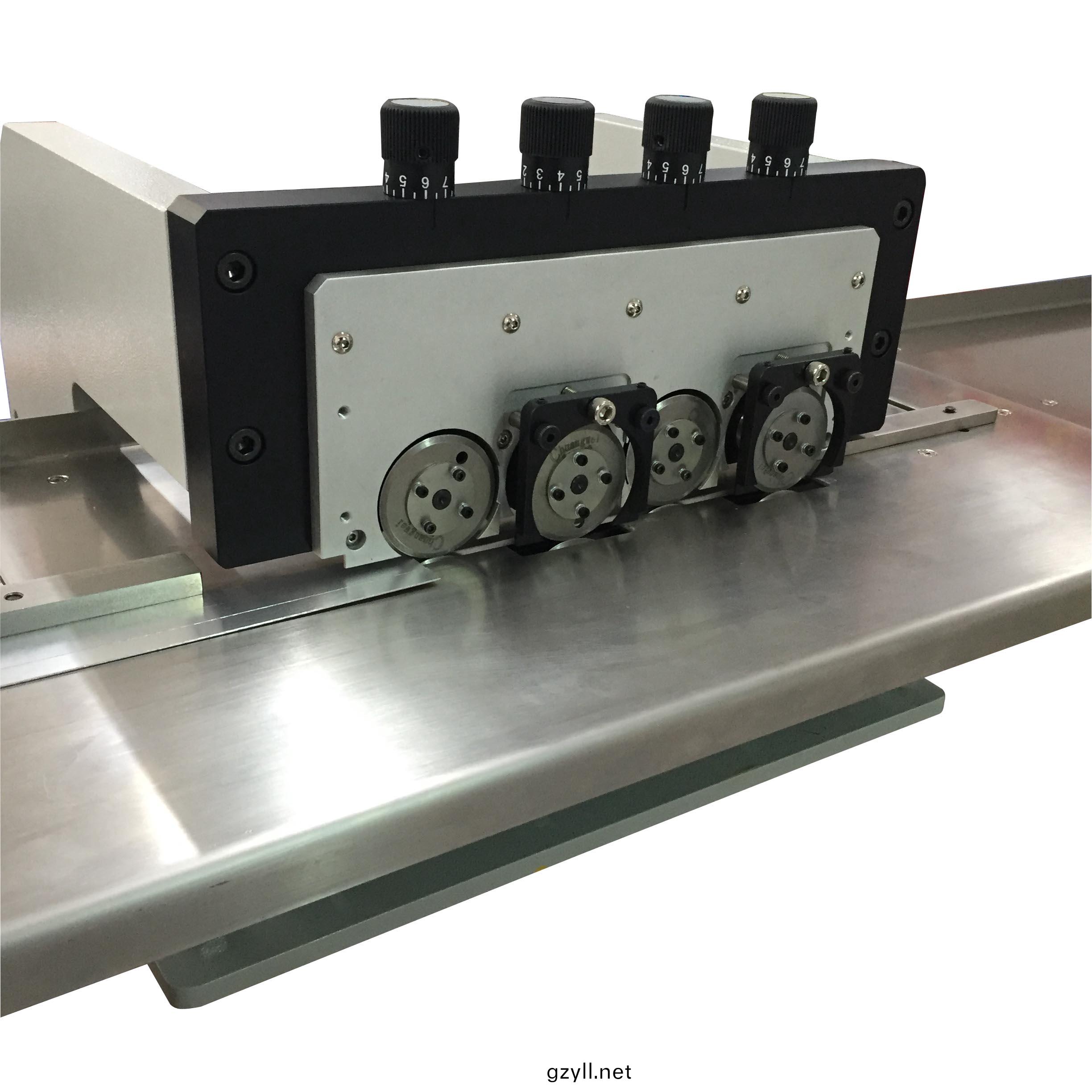 多刀式(shi)LED燈條分闆機,超長LED燈條分闆(ban)機,CWVC-3S
